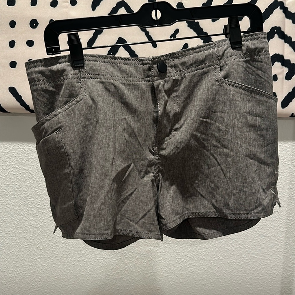 AFTCO Women’s Fishing Shorts Grey Size: 12